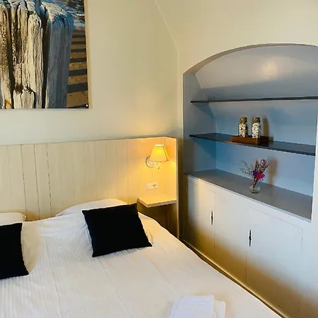 La Dune - Ontbijt & Parking Inclusief 4* ميدل كيرك